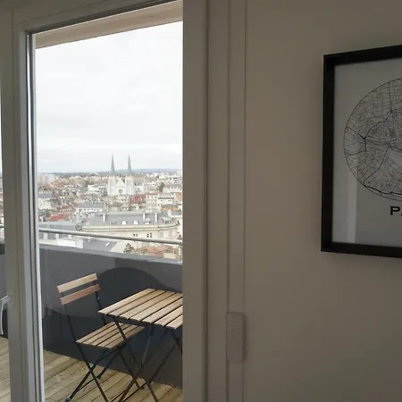 Ultra Centre - Certainement Belle Vue De Pau