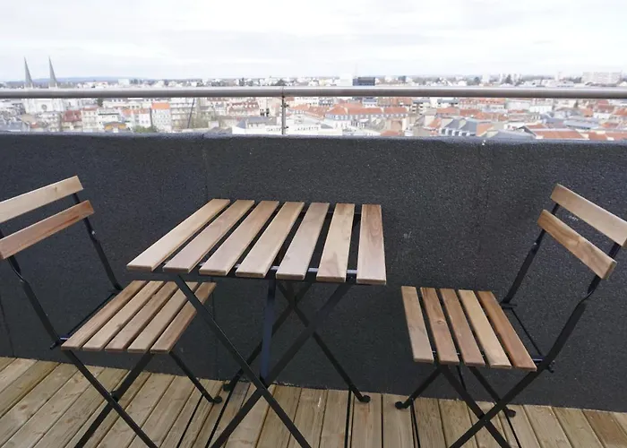 Ultra Centre - Certainement Belle Vue De *